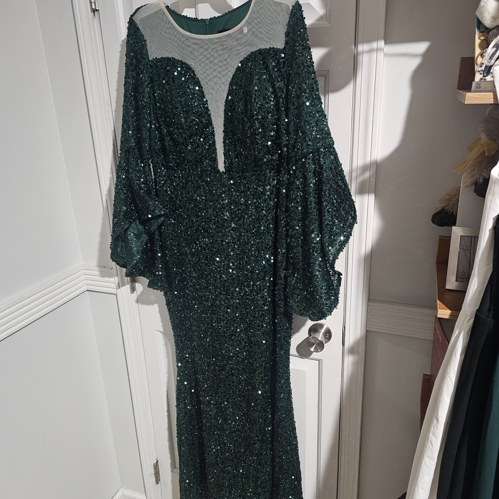 Elegant Green Sequin Maxi Dress